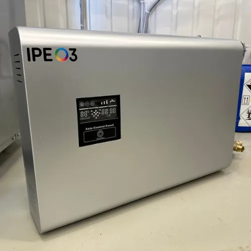 IPE O3 otsonipesulaite seinäasennettuna pesulatilassa